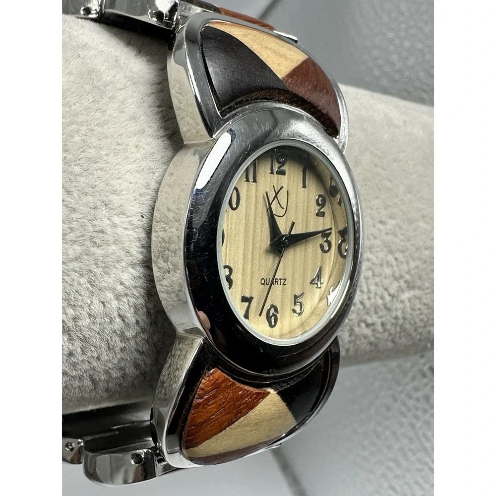 XJ Rare Ladies Watch UT4290 New Battery 30MM 6.75